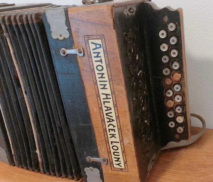 貴重 Antonin hlavacek louny アコーディオン 証書付