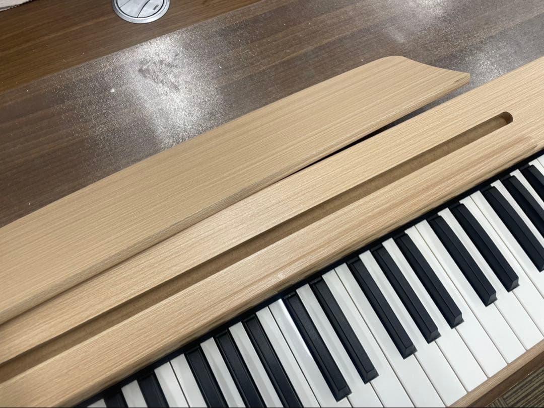 電子ピアノ88鍵盤　給電タイプ　木目調ボディ　オークベージュ