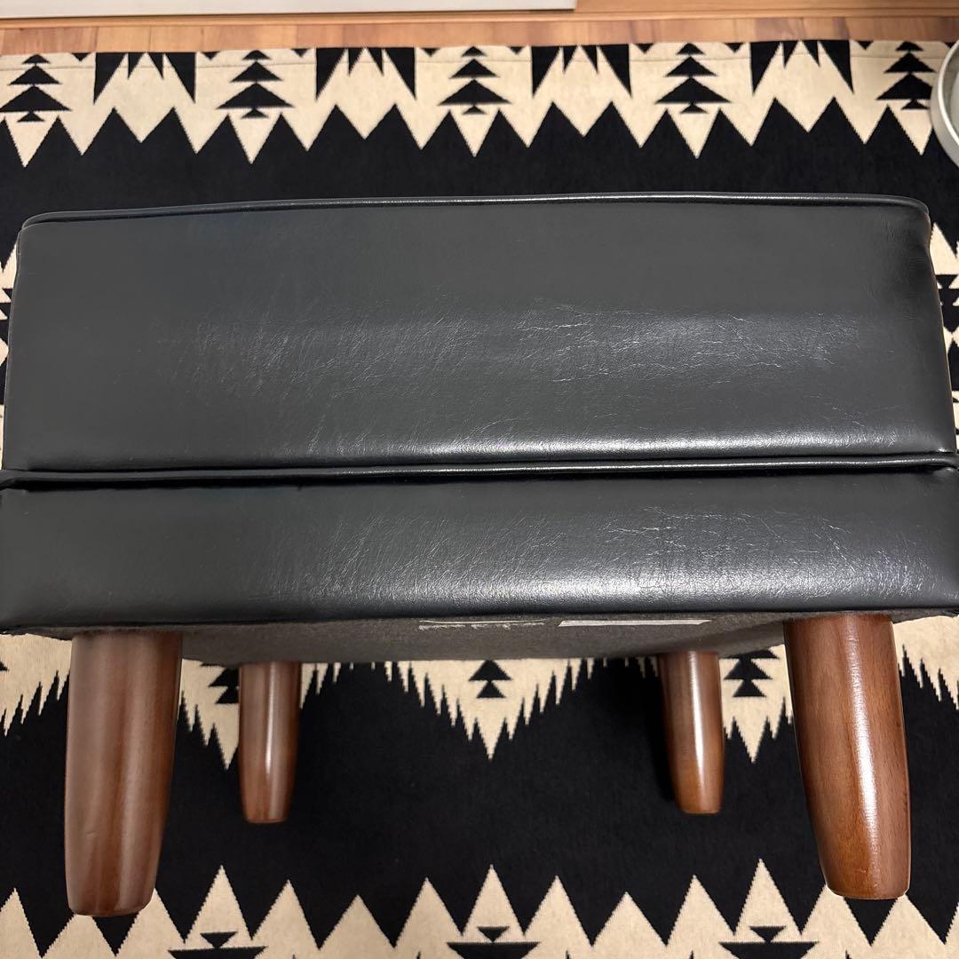 美品　カリモク60　Kチェア　オットマン　スタンダードブラック　 モダンスツール