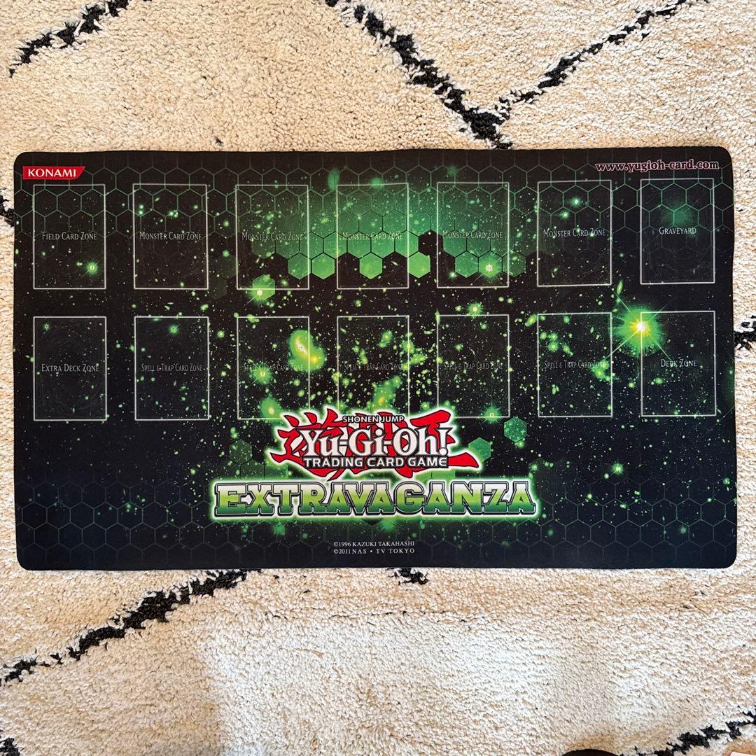 遊戯王　プレイマット　EXTRA VAGANZA グリーン
