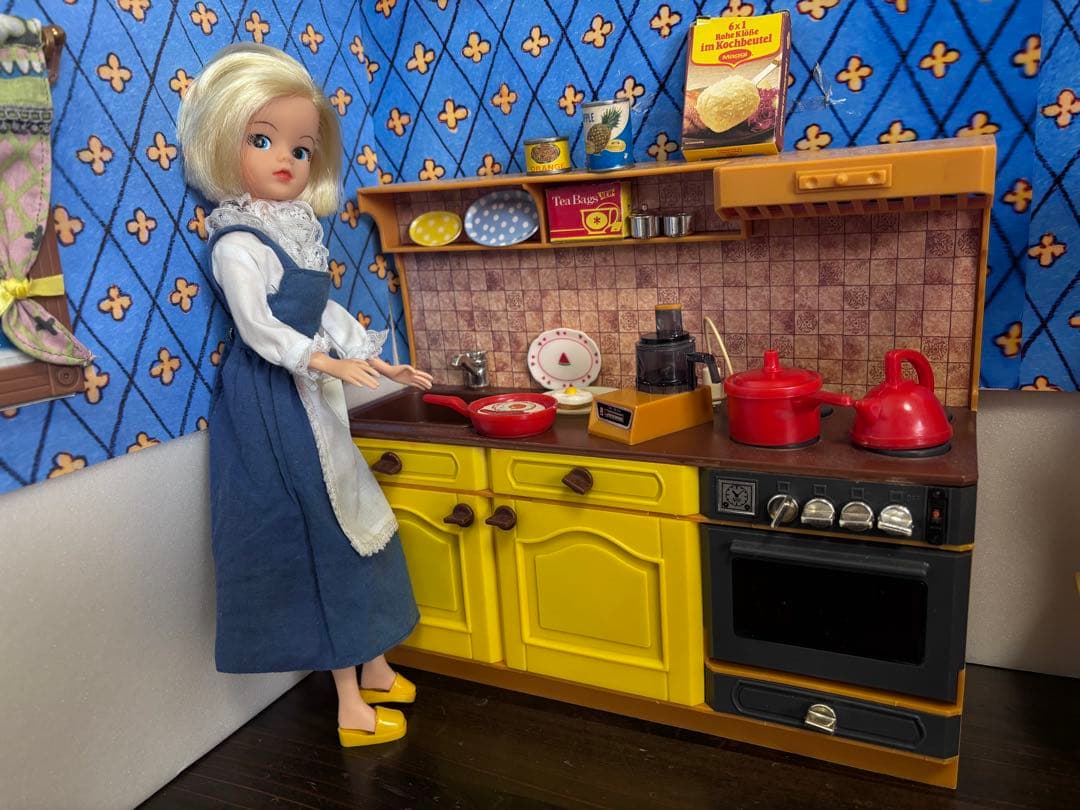 オランダ版シンディちゃん フルール キッチンセット かわいい！ドールハウス1/6
