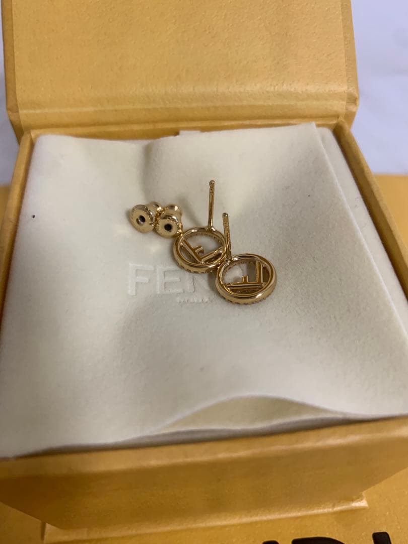 美品！FENDI ピアス