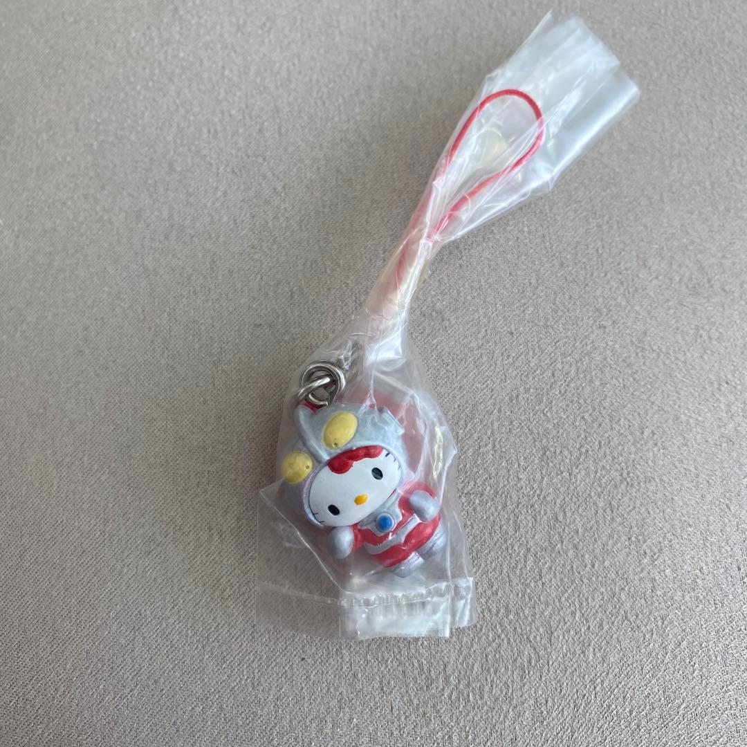 ハローキティ なりきりストラップ ウルトラマンキティ カプセルトイ レア