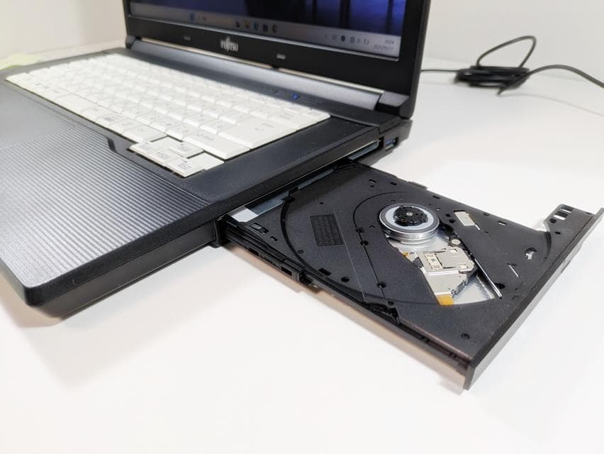 【美品】Windows11✨新品8GB✨初心者に✨すぐ使える✨ノートパソコン✨