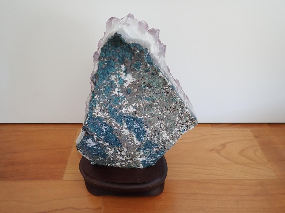 特価 愛の守護石 恋愛成就 ヒマラヤアメジスト原石1,8kg 一点物　台座付き