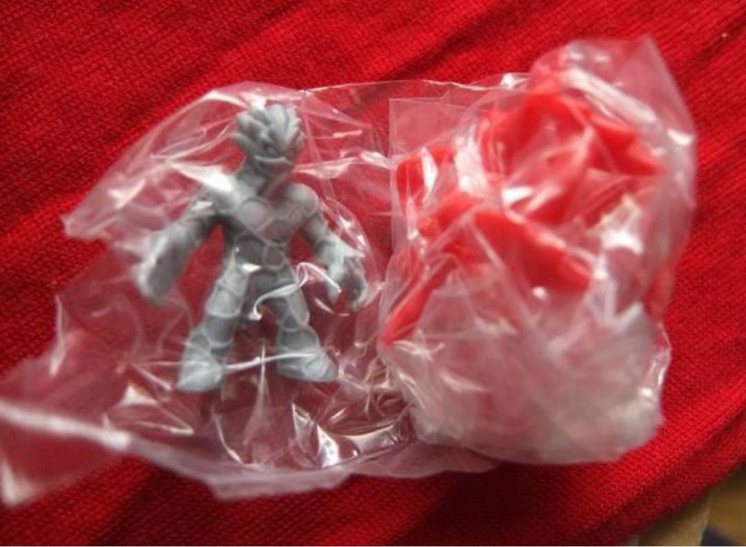 ウルトラマン超闘士激伝 新章02 大量ランダム処分　約230個セット