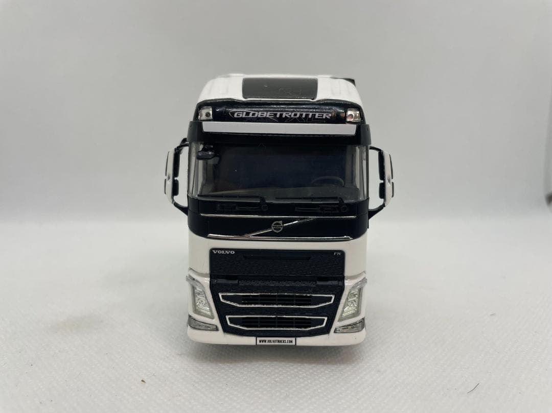 23R-010 WSI 1/50 ボルボ FH4 GLOBETROTTER XL