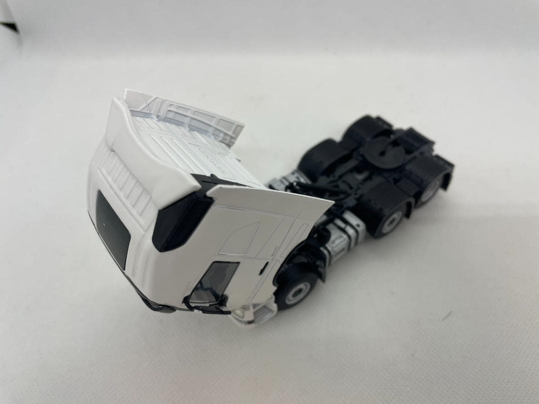 23R-010 WSI 1/50 ボルボ FH4 GLOBETROTTER XL