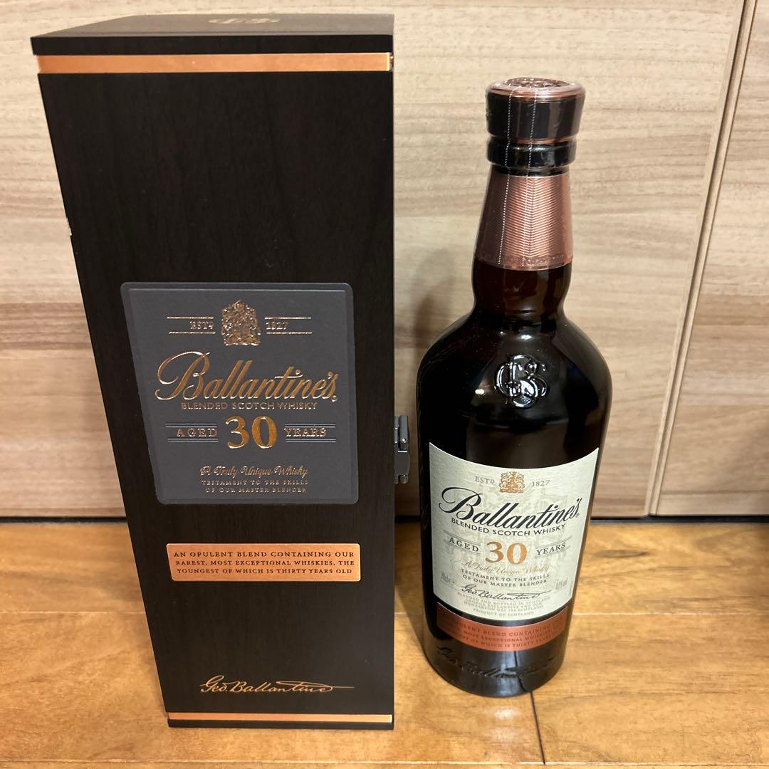 【新品未開封】バランタイン 30年 700ml 木箱入り