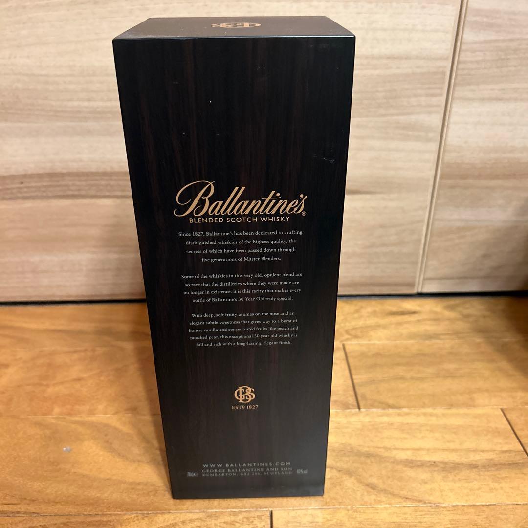 【新品未開封】バランタイン 30年 700ml 木箱入り