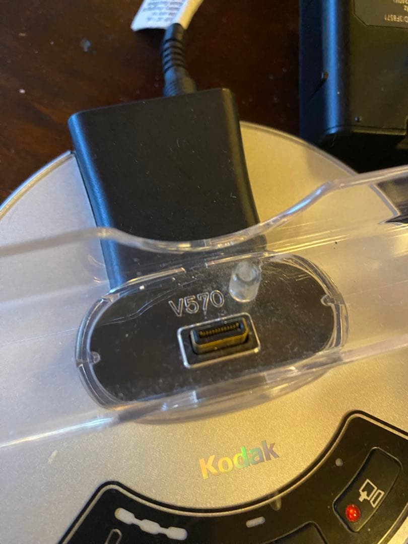 Kodak Dual Lens デジタルカメラ　V570