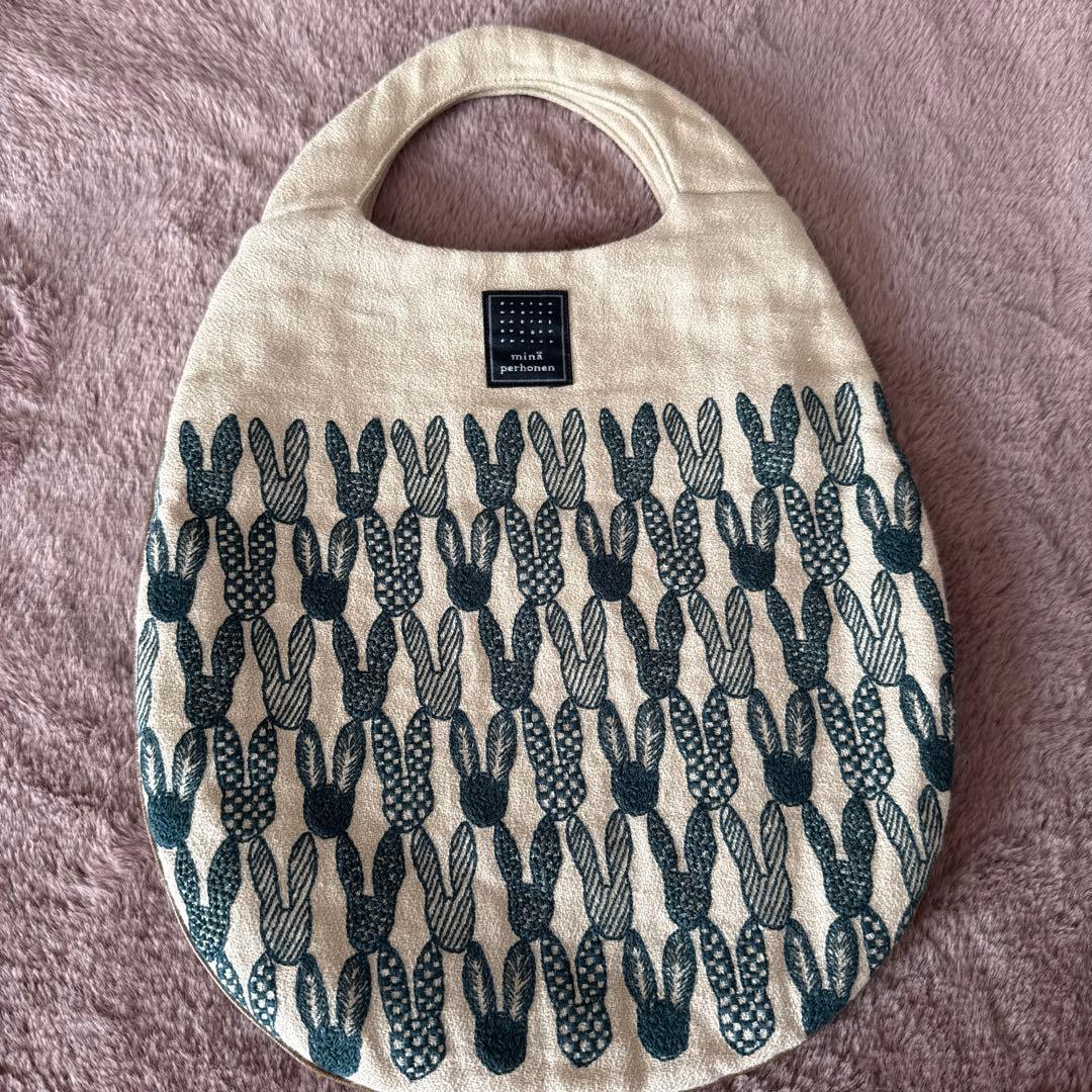 ミナベルホネンpomppiaエッグバッグ