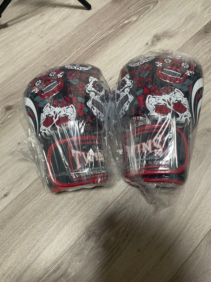 TWINS ボクシンググローブ スカルデザイン