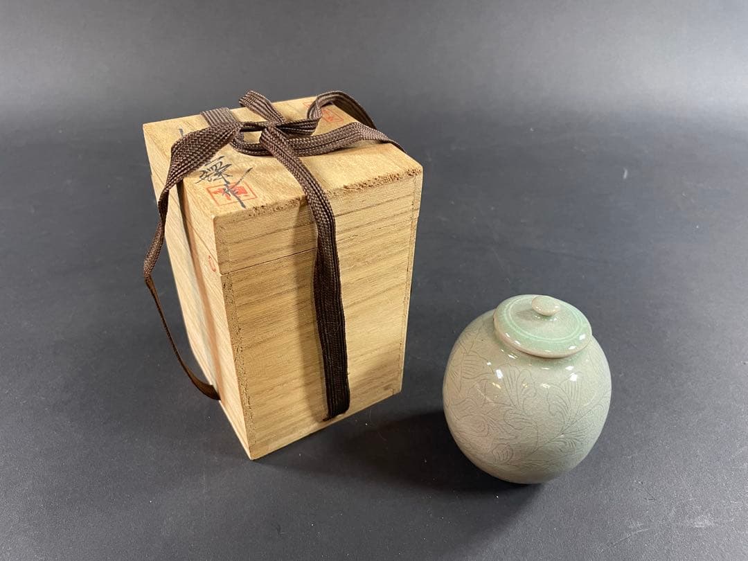 14 最終値下げ　韓国 人間文化財 池順鐸 高麗青磁 壺 茶入 陽刻 青磁 共箱