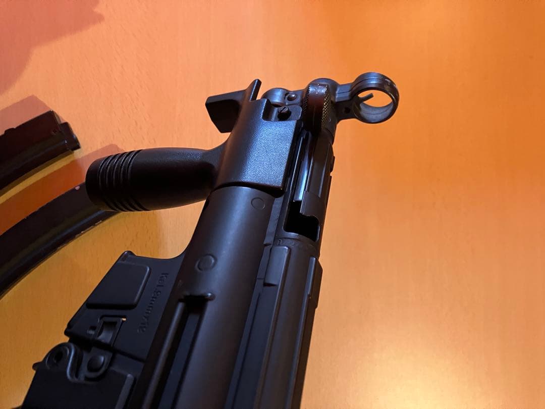 東京マルイ　電動ガンMP5クルツ　バッテリー　マガジン付き　給弾不良