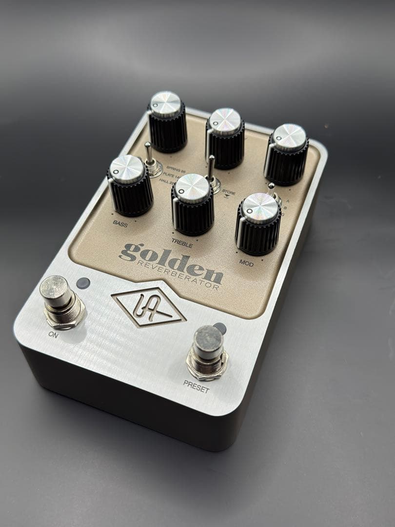 UAFX Golden Reverberator エフェクター