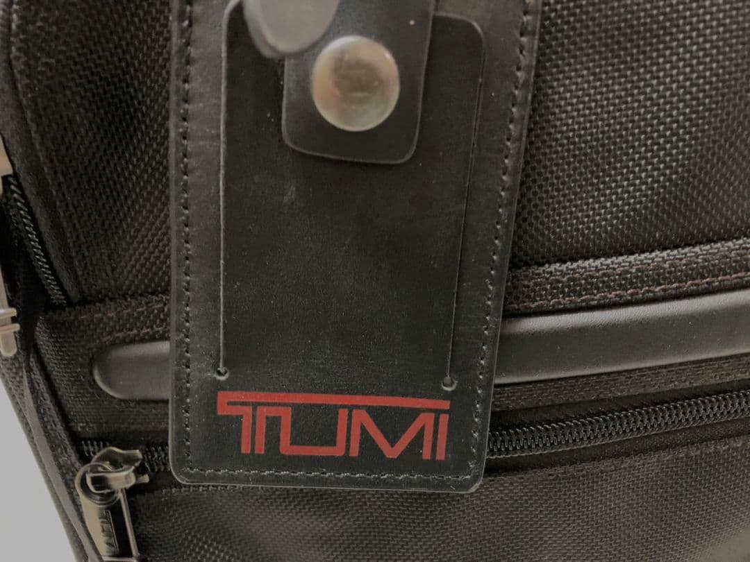 TUMI ブラック キャリーケース 261040D4