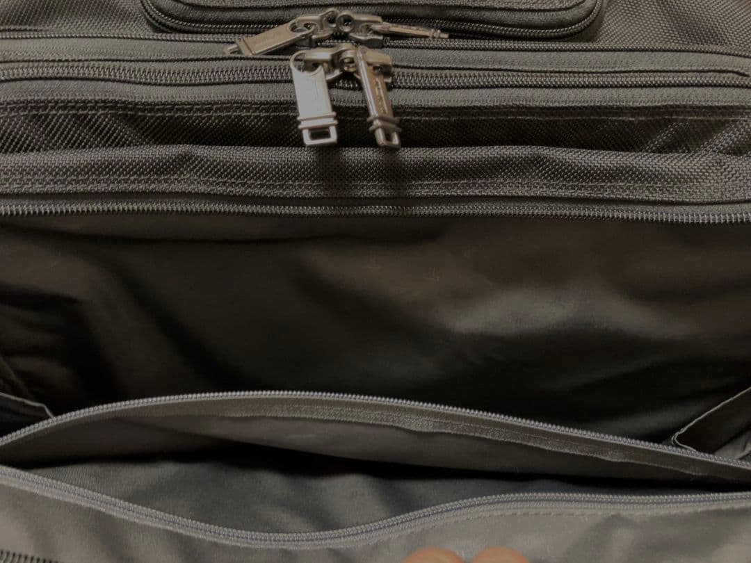 TUMI ブラック キャリーケース 261040D4