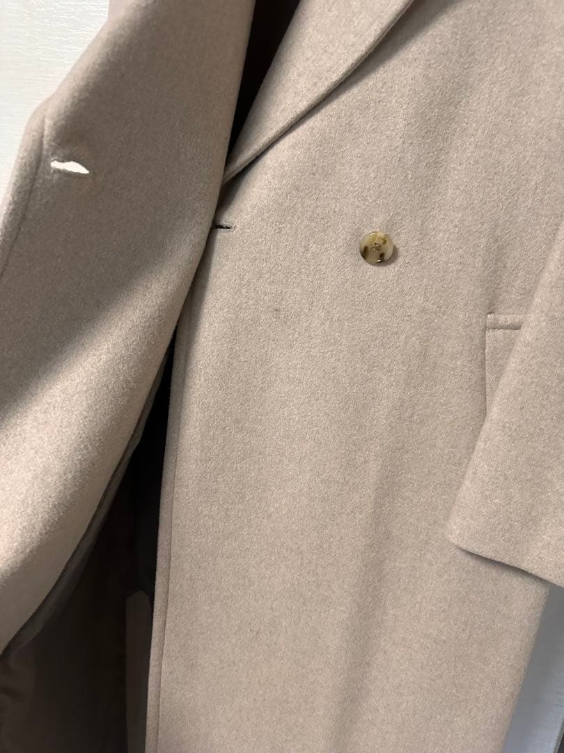 ベージュ ダブルブレスト ロングコート