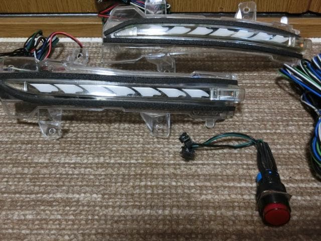 リーフZE1 LEDシーケンシャルウインカーミラーKIT（クリア/ブルー）