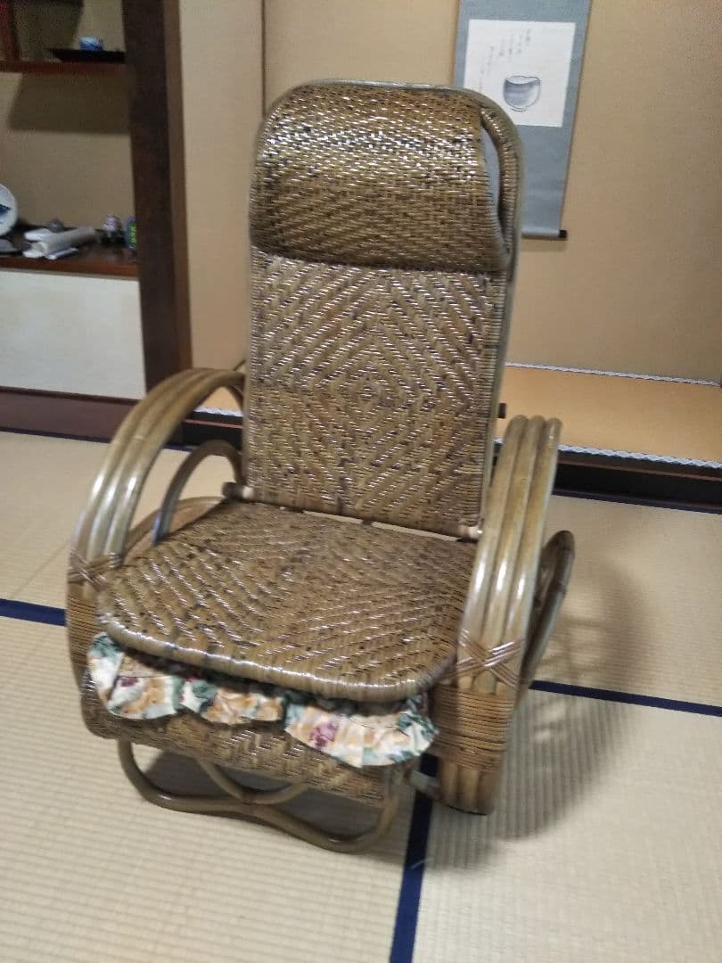 ラタン製リクライニングチェア 花柄シート付き