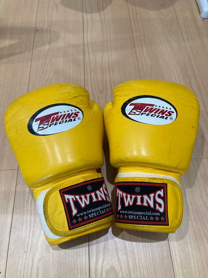 TWINS ヘッドギアMサイズ　グローブ16ozセット イエロー ブラック