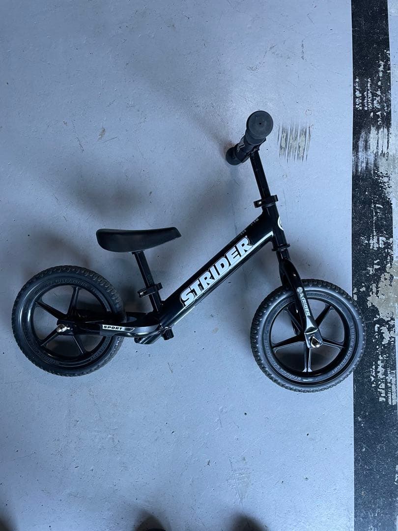 ストライダー　スポーツモデル　カバー付属　12インチ