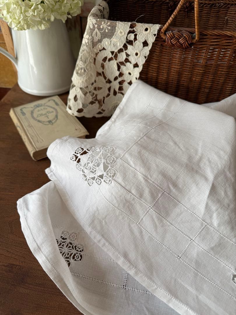 フランスアンティークஐ⋆*ホワイトリネンの素敵な刺繍クロスஐ⋆*