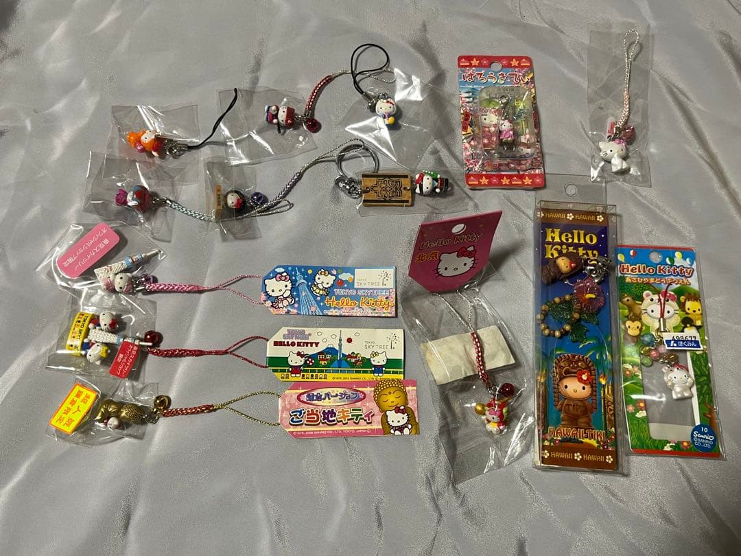 ハローキティグッズ　約130点　根付　ストラップ　フィギュア　など