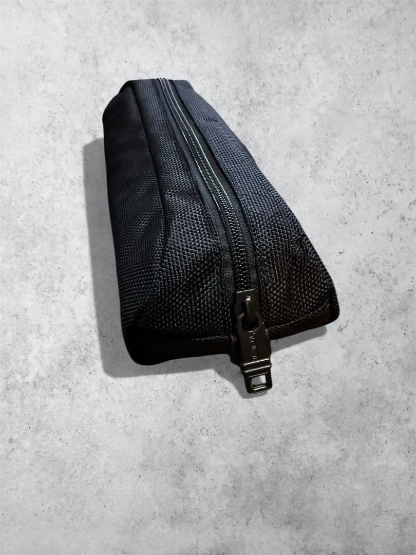 未使用級美品　TUMI トゥミ ビジネスバッグ　黒 ☆収納ポーチ付き