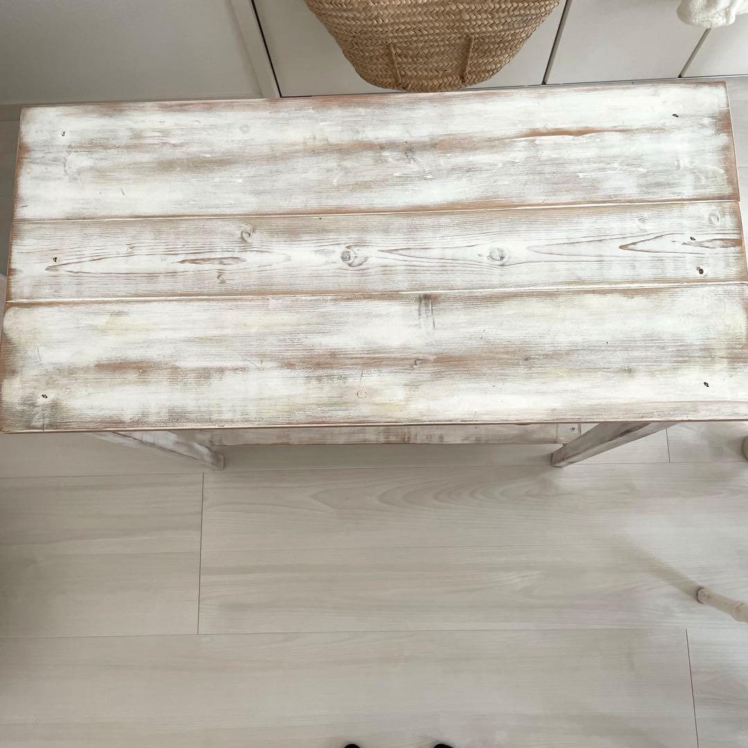 CAOLI LAになります シャビーな棚　机