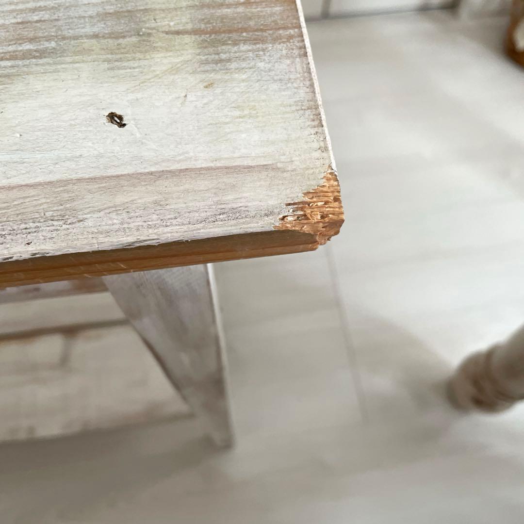 CAOLI LAになります シャビーな棚　机