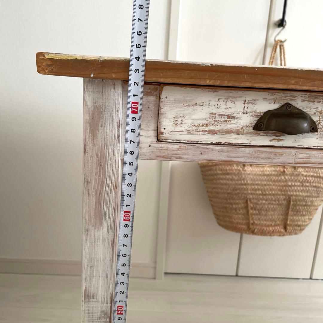 CAOLI LAになります シャビーな棚　机