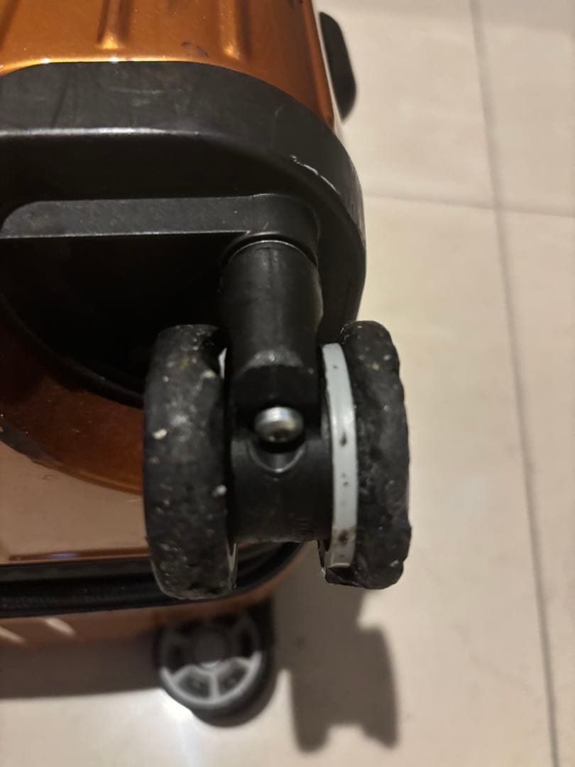 最終値下げ【リモア】サルサエアー 63L インカゴールド4輪