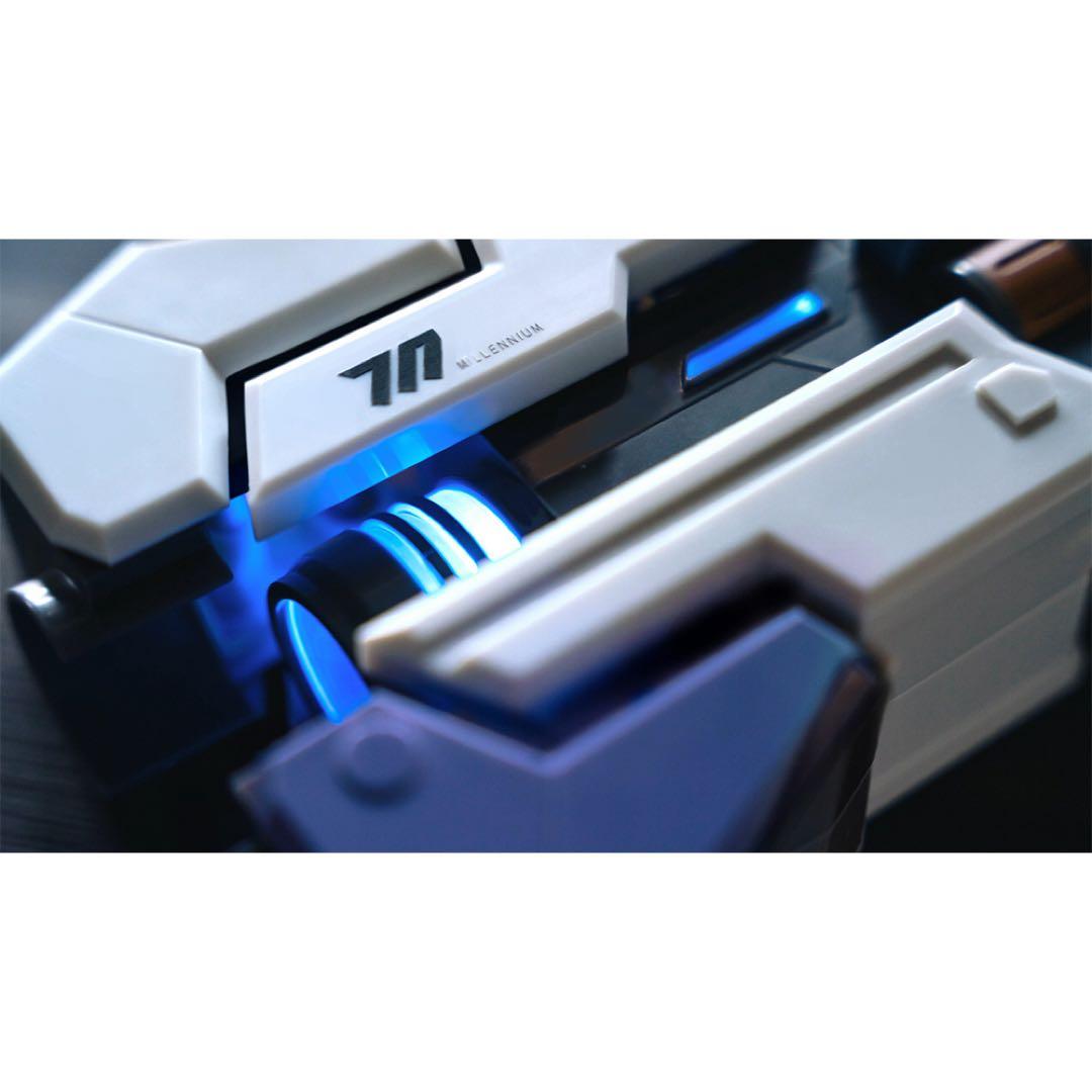 【ブルーアーカイブ】モバイルバッテリー（光の剣：スーパーノヴァ）