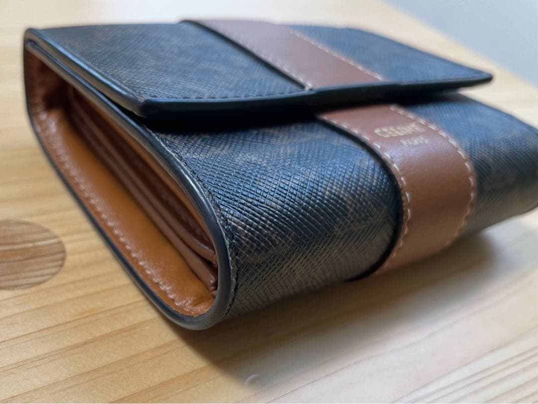 セリーヌ財布　トリンオフキャンバス&ラムスキン