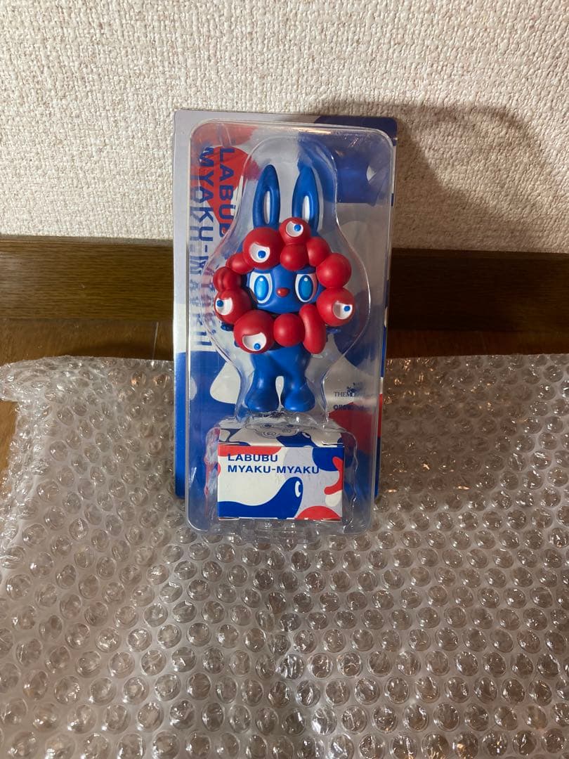 大阪関西万博 LABUBU ラブブ✖️ミャクミャクコラボ　フィギュア