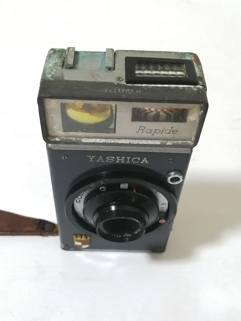 YASHICA　Rapide ヤシカハーフサイズフィルムカメラ　ラピード