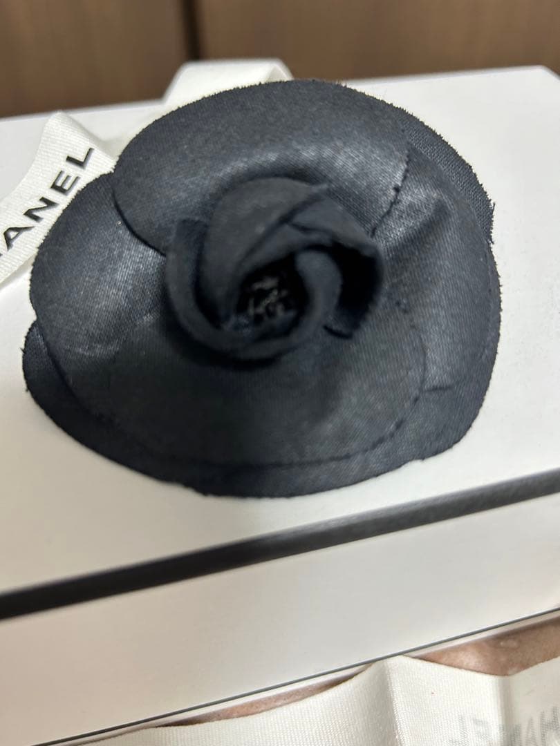 CHANEL シルク素材カメリアコサージュ刻印あり