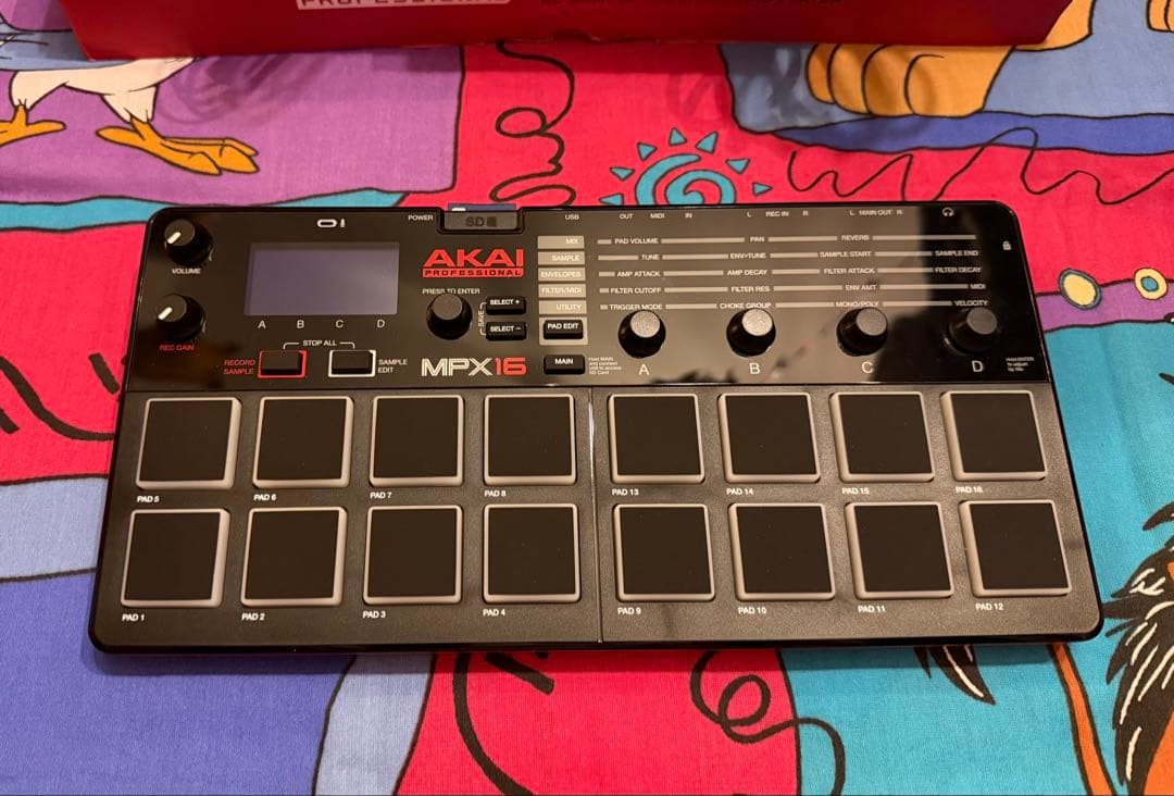 AKAI MPX16 サンプラー