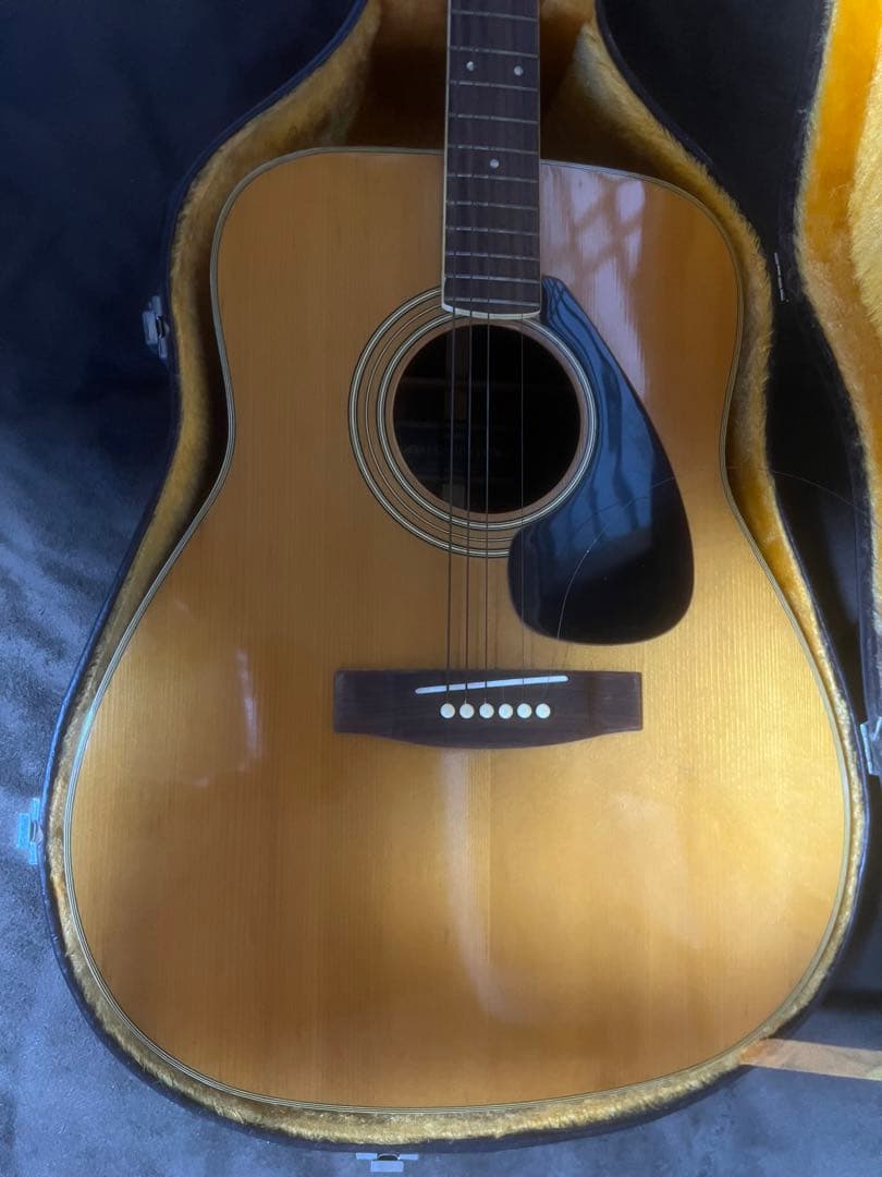 ヤマハ　ＦＧ３００J 　１９７４年　黒ラベル 　ケース付