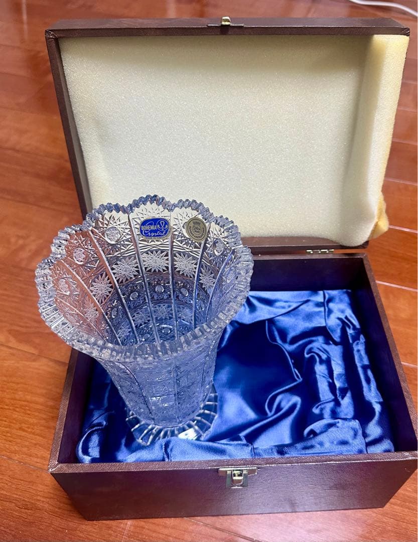 【新品・未使用】BOHEMIAガラス 花瓶 木製ボックス付き