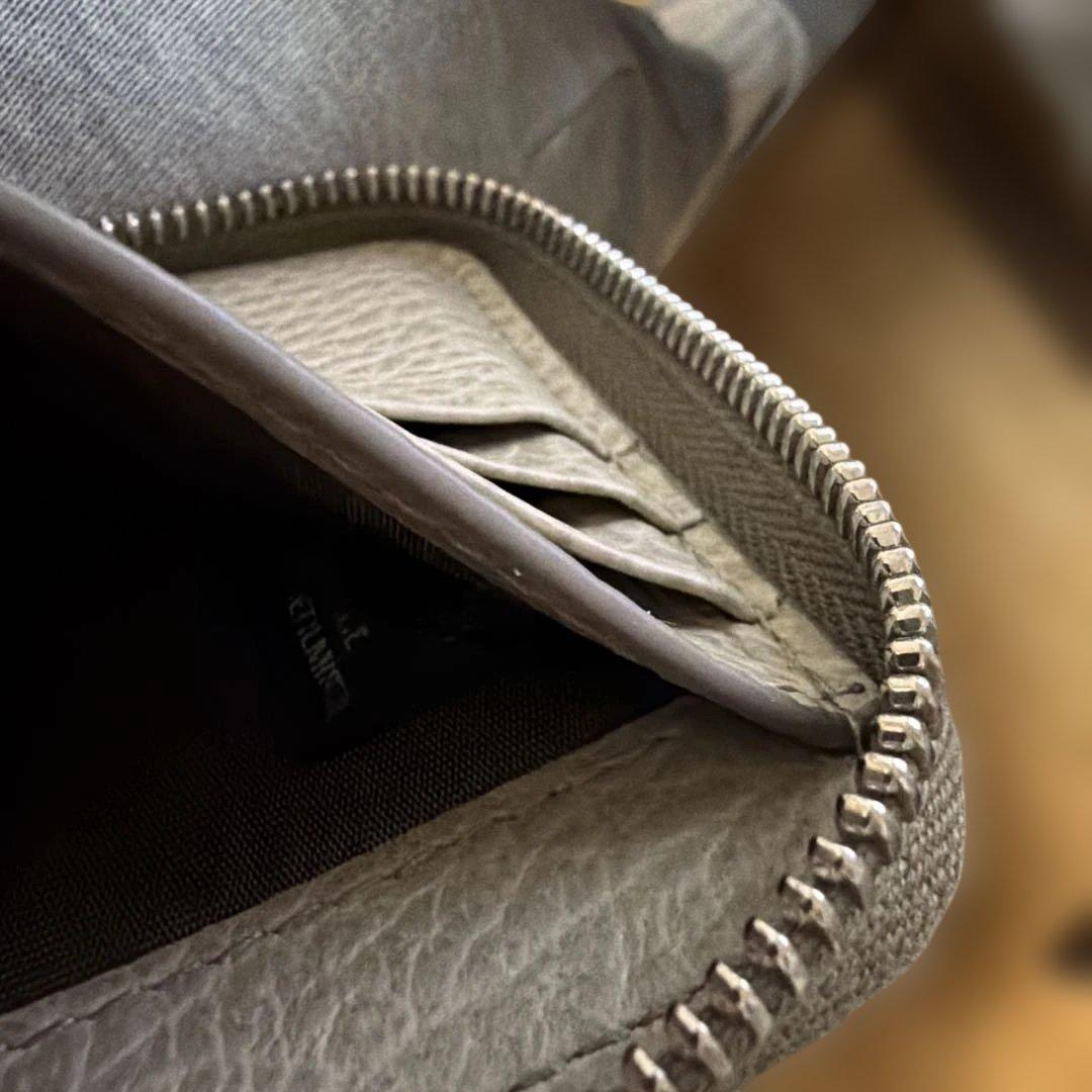 メゾンマルジェラ2つ折り財布