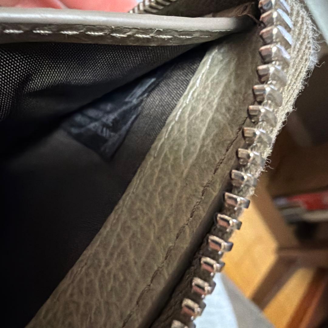 メゾンマルジェラ2つ折り財布