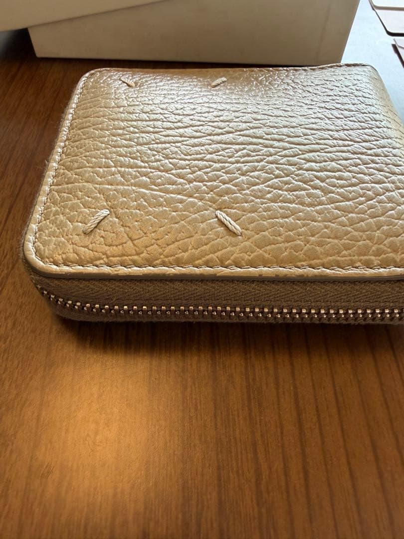 メゾンマルジェラ2つ折り財布