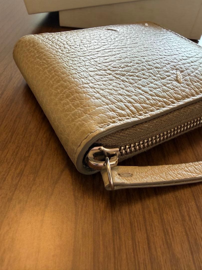 メゾンマルジェラ2つ折り財布