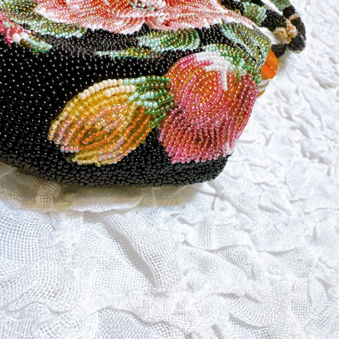 手刺繍　ガラスビーズバック　パーティバック　がま口　花柄