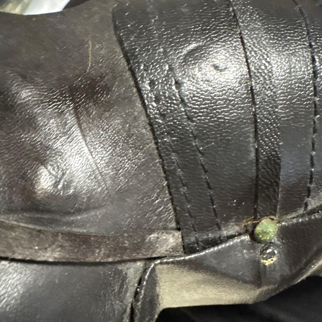 ヴィンテージ　革の黒い馬