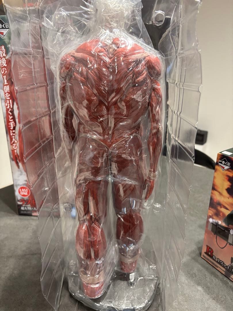 ク*ー様 進撃の巨人 一番くじ A賞獣の巨人 B賞リヴァイ ラストワン賞超大型巨