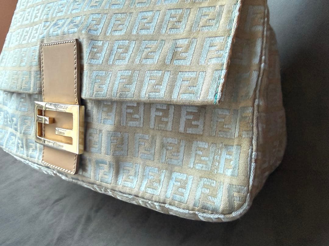 【レアカラー】FENDI ズッカ柄マンマバケット ワンショルダーバッグ